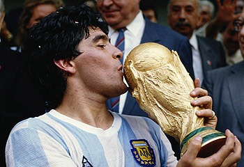 切尔西大胜,维拉三球,登顶第三,开云足球,足球比赛资讯,足球赛事平台,足球赛程信息,足球赛事动态