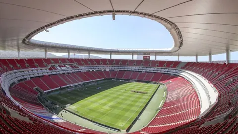 40岁老将詹姆斯第四节再燃战火，东契奇直呼：疯狂至极！